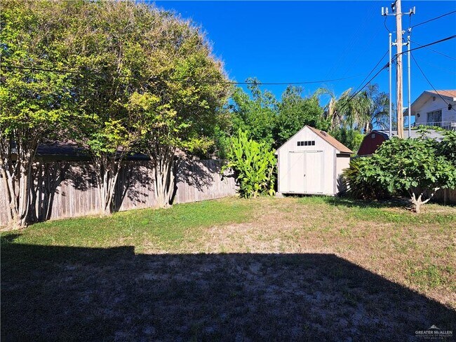 Building Photo - 2813 Hawk Ct