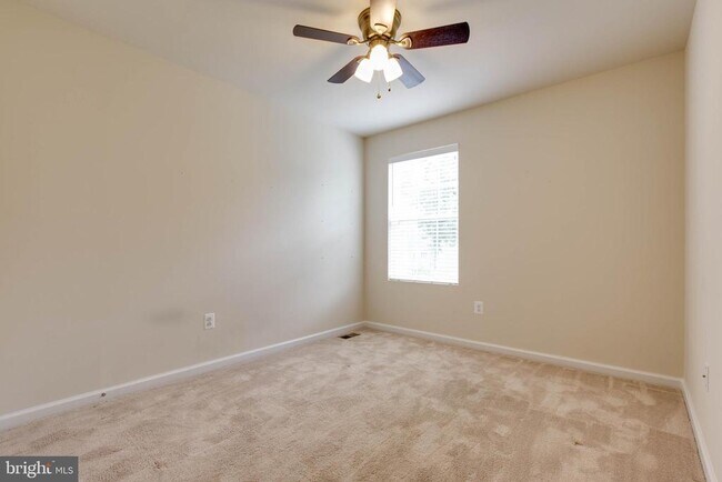Building Photo - 1022 Linden Dr