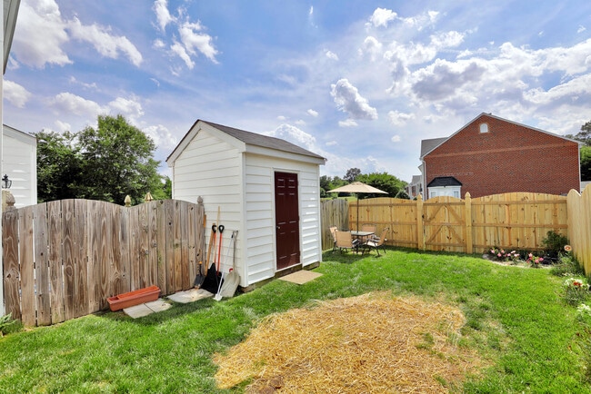 Building Photo - 9903 Magnolia Pointe Ct