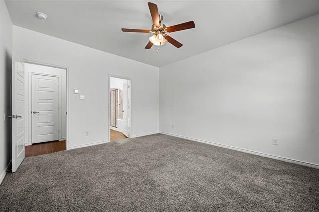 Building Photo - 2225 Barx Dr