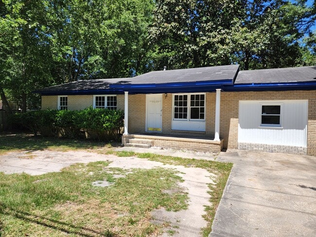 Primary Photo - 3 Bed 2 Bath Cozy Home in Summerville