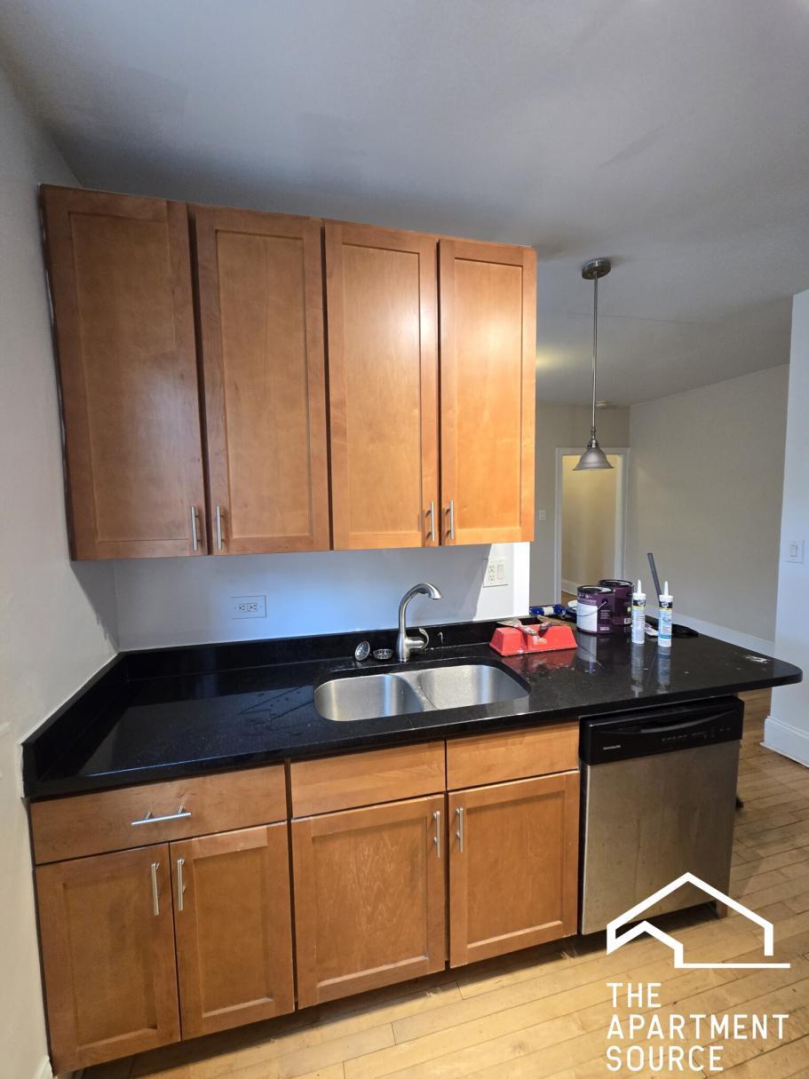 Building Photo - 912 Reba Pl