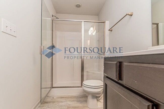 Building Photo - Spacious 3-Bed / 2.5-Bath Townhome with Open Floor Plan & Assigned Parking – Convenient to Downto...