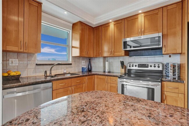 Building Photo - 137 Golden Isles Dr