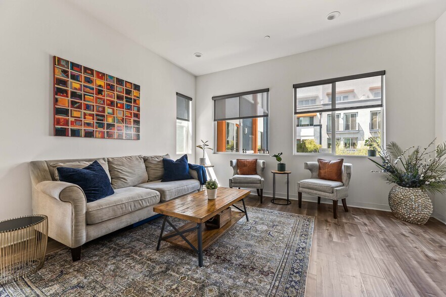 Living Room - 215 Elm Ave