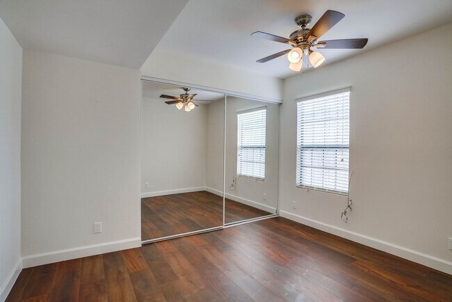 Building Photo - $99 Move In Special! (OAC) Stunning 3Bd/2B...
