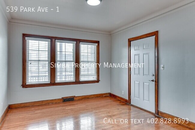 Building Photo - 539 Park Ave