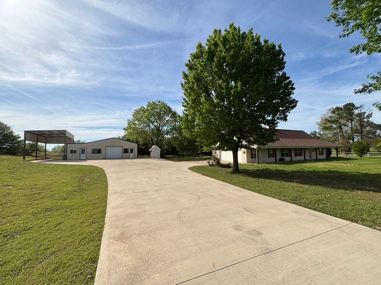 Building Photo - 4196 S FM 51