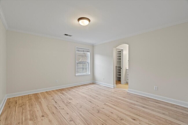 Building Photo - 12123 Brooks River Dr