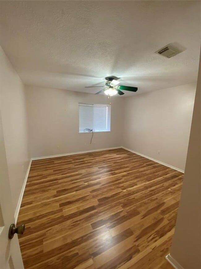 Building Photo - 705 Overbrook Dr