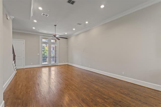 Building Photo - 643 S Cesar Chavez Blvd