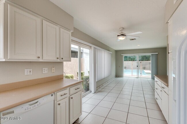 Building Photo - 5520 S Crows Nest Rd