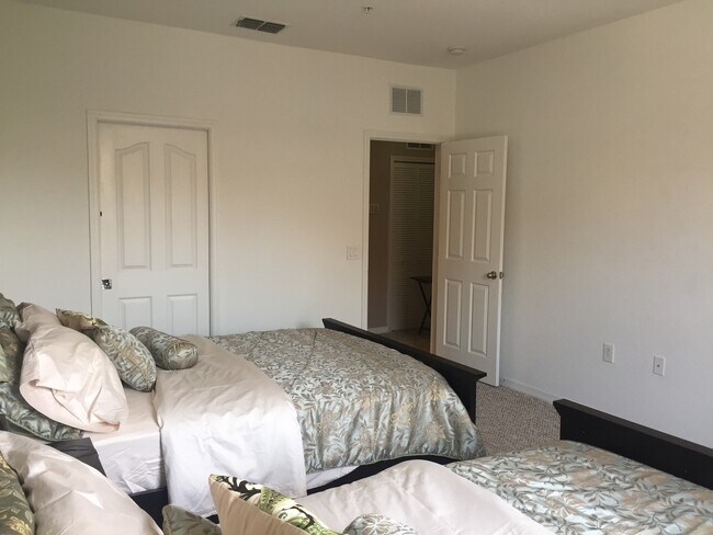 Building Photo - FULLY FURNISHED 1/1 in Serenata