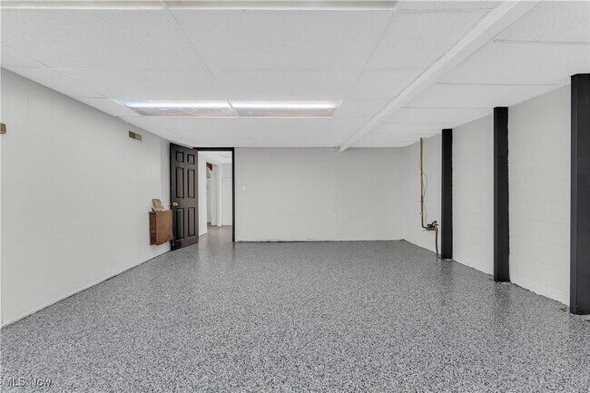 Building Photo - 24330 Glenforest Rd