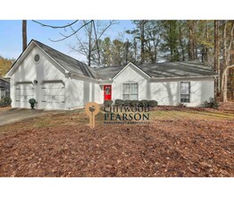 Building Photo - Fully Renovated 3/2 Ranch in Starr's Mill