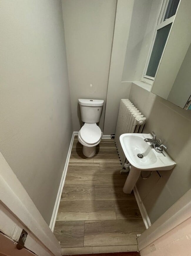 Building Photo - Looking for spacious house check this one ...