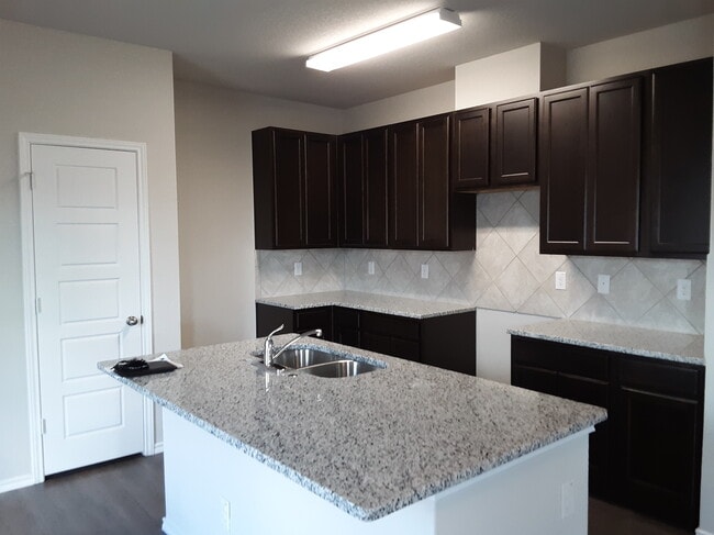 Building Photo - 10818 Fox Trot Way