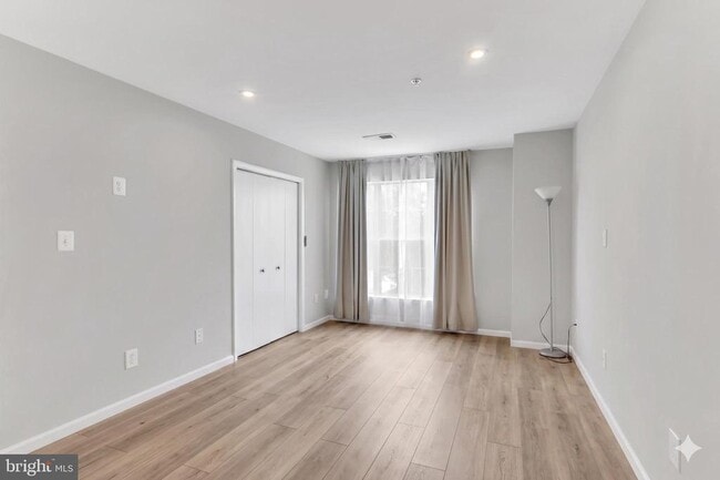 Building Photo - 9411 Royal Bonnet Terrace
