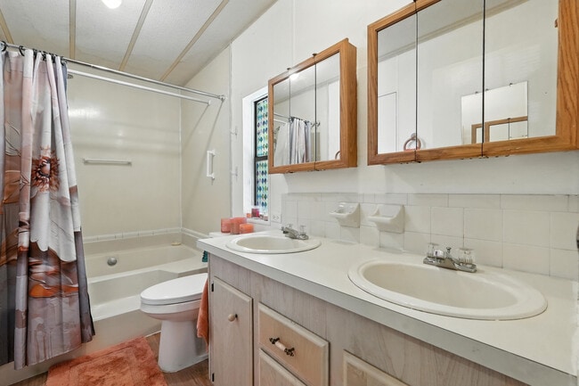 Building Photo - 163 Buchanan Cir