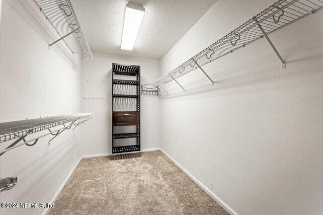 Building Photo - 6332 Autumn Berry Cir
