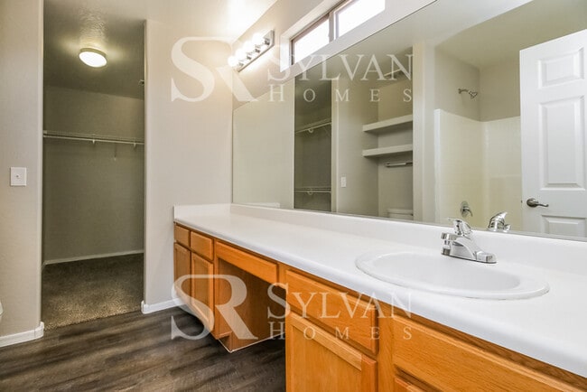 Building Photo - This lovely home is waiting for you!