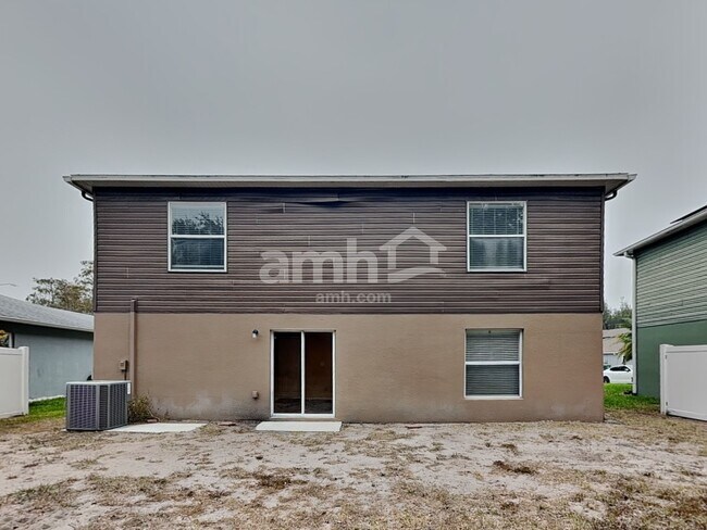 Building Photo - 2050 Harcourt Pl