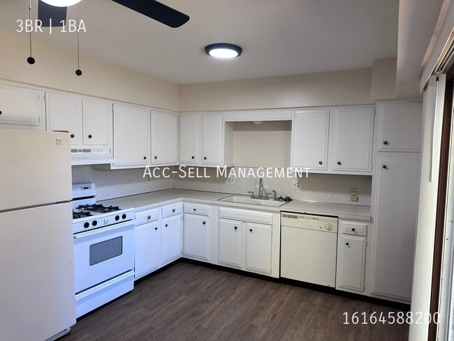 Building Photo - 5798 Christie Ave SE