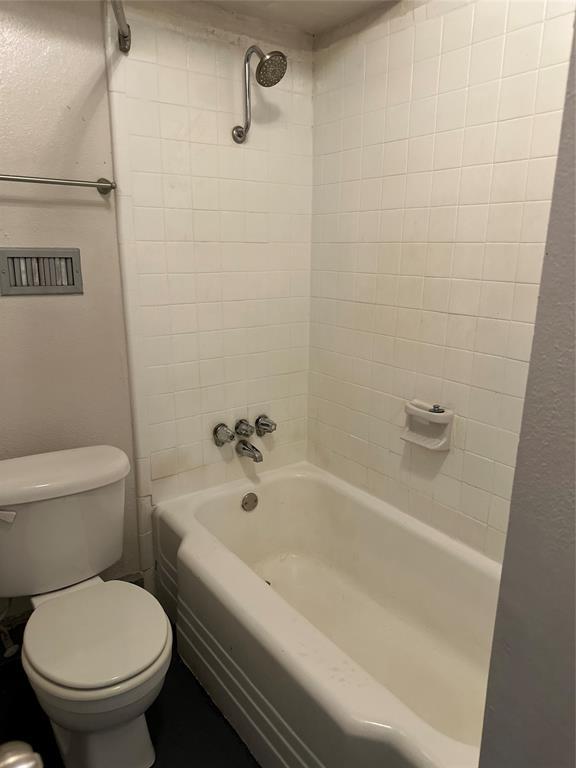 Building Photo - 5400 Memorial Dr