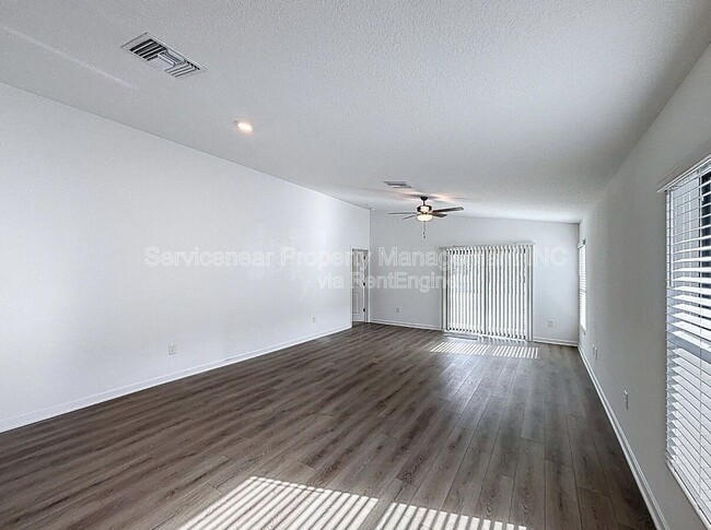 Building Photo - 1270 Ahoy Ave