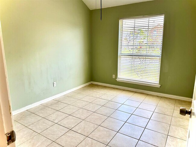 Building Photo - 22207 Falconwood Ln
