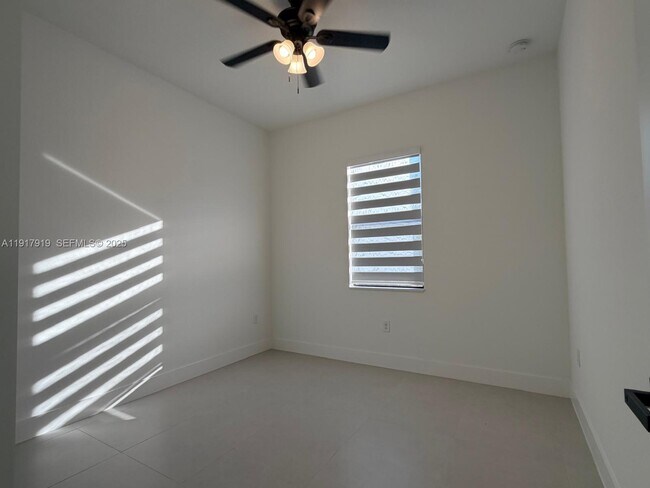 Building Photo - 1144 Mobley St E