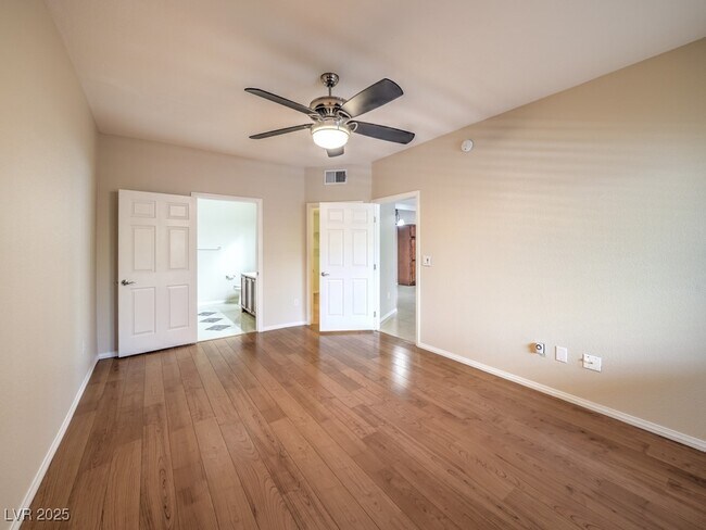 Building Photo - 2291 W Horizon Ridge Pkwy