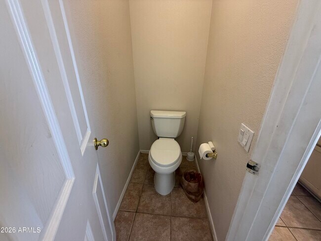 Building Photo - 1413 W Orchid Ln