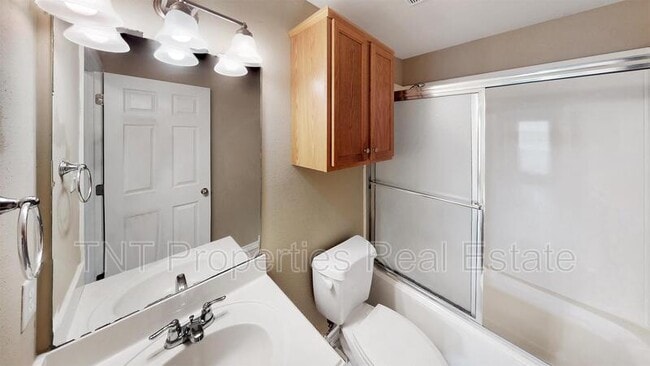 Building Photo - 1124 Carolina St