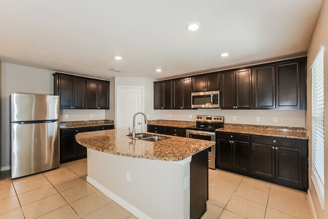 Building Photo - 6953 Redbay Dr