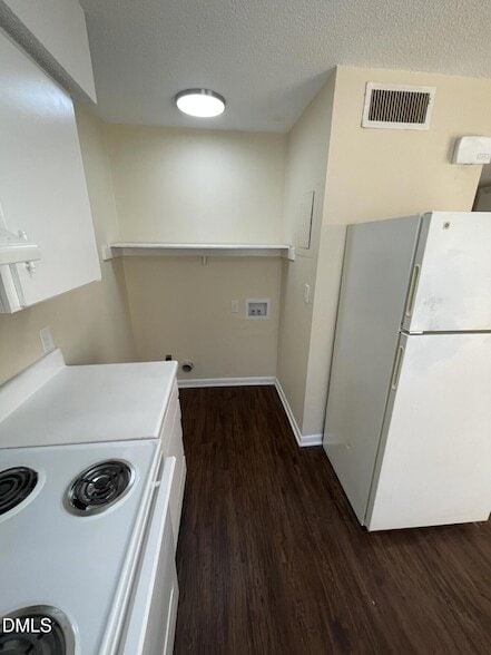 Building Photo - 120 Byrum St