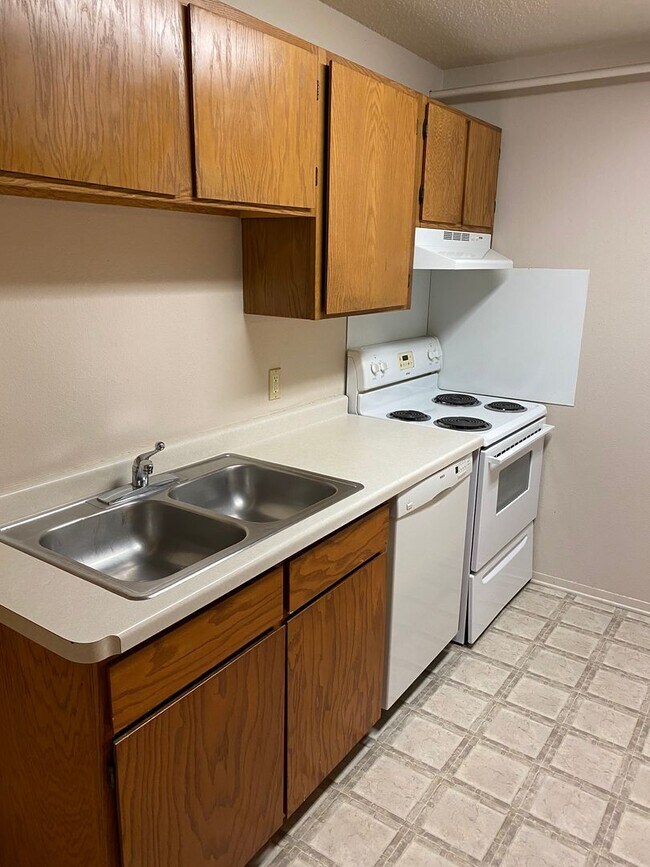 Building Photo - One Bedroom