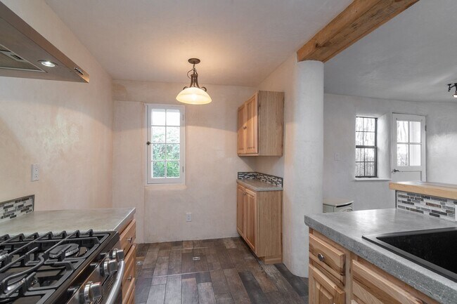 Building Photo - 728 Montez Pl