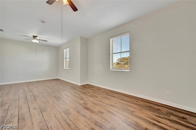 Building Photo - 10245 S Golden Elm Dr