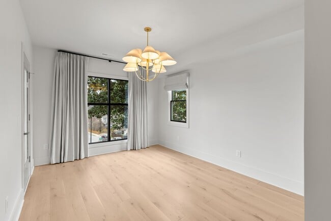 Building Photo - 601 S 9th St