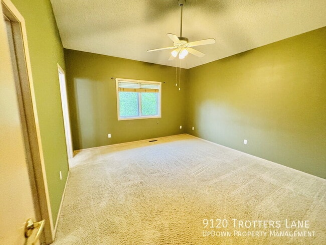 Building Photo - 9120 Trotters Ln