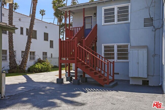 Building Photo - 4411 Victoria Park Dr