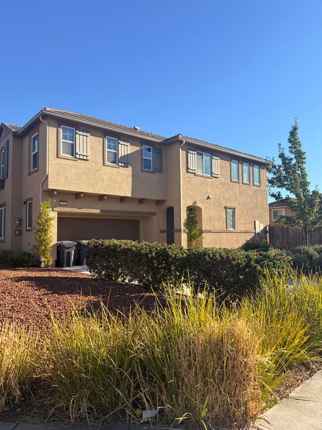 Building Photo - 2261 Hancock Dr