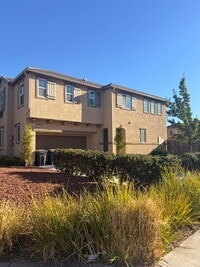 Building Photo - 2261 Hancock Dr