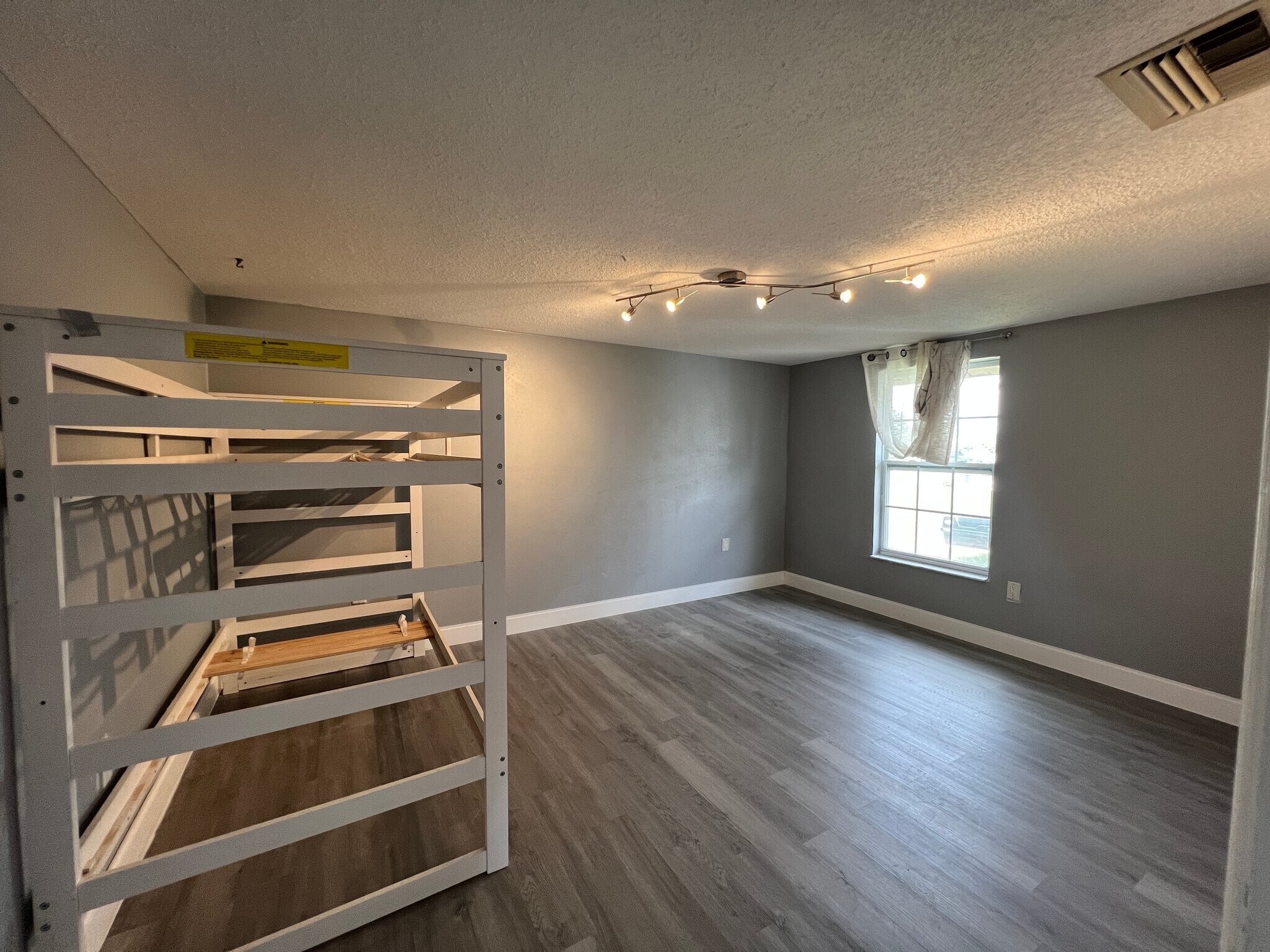 Building Photo - 3855 Headsail Dr