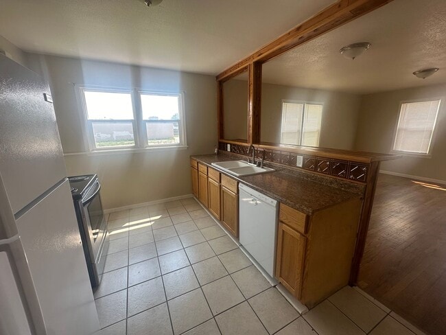 Building Photo - Ready Middle of January! Two bedrooms, one quarter bathroom home, pet friendly, central air!
