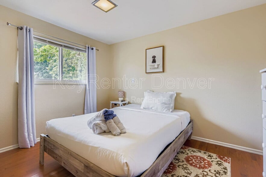 Building Photo - 2796 S Quay Way