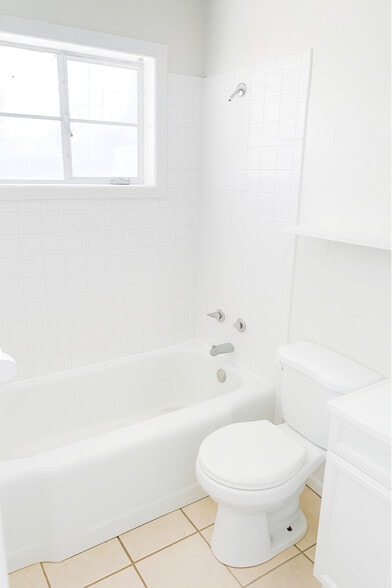 Building Photo - 3007 Curtis Dr