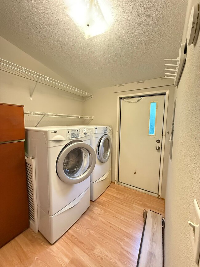 Building Photo - Beautifully Updated 3-Bed, 2-Bath Home wit...