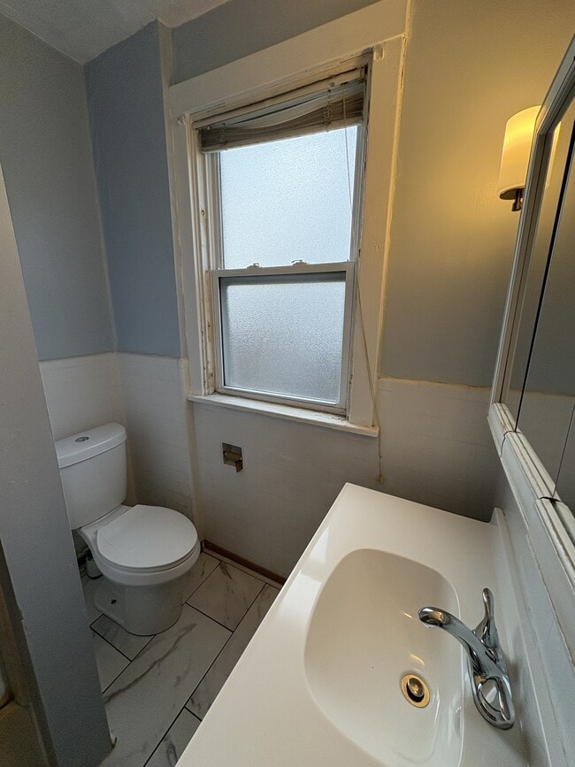 Building Photo - 2032 Wightman St